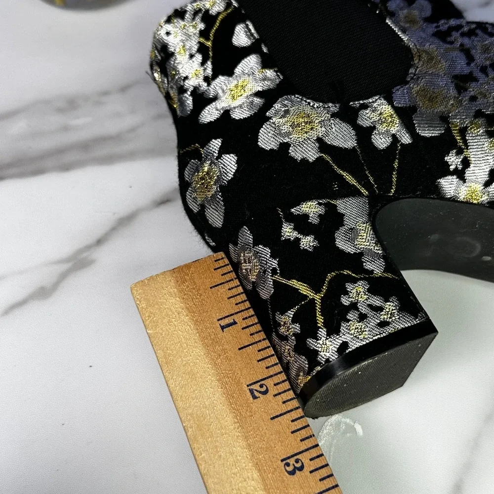 Anne Klein AK Gorgia Black Silver Floral Embroidered Velvet‎ Ankle Booties Sz 7M